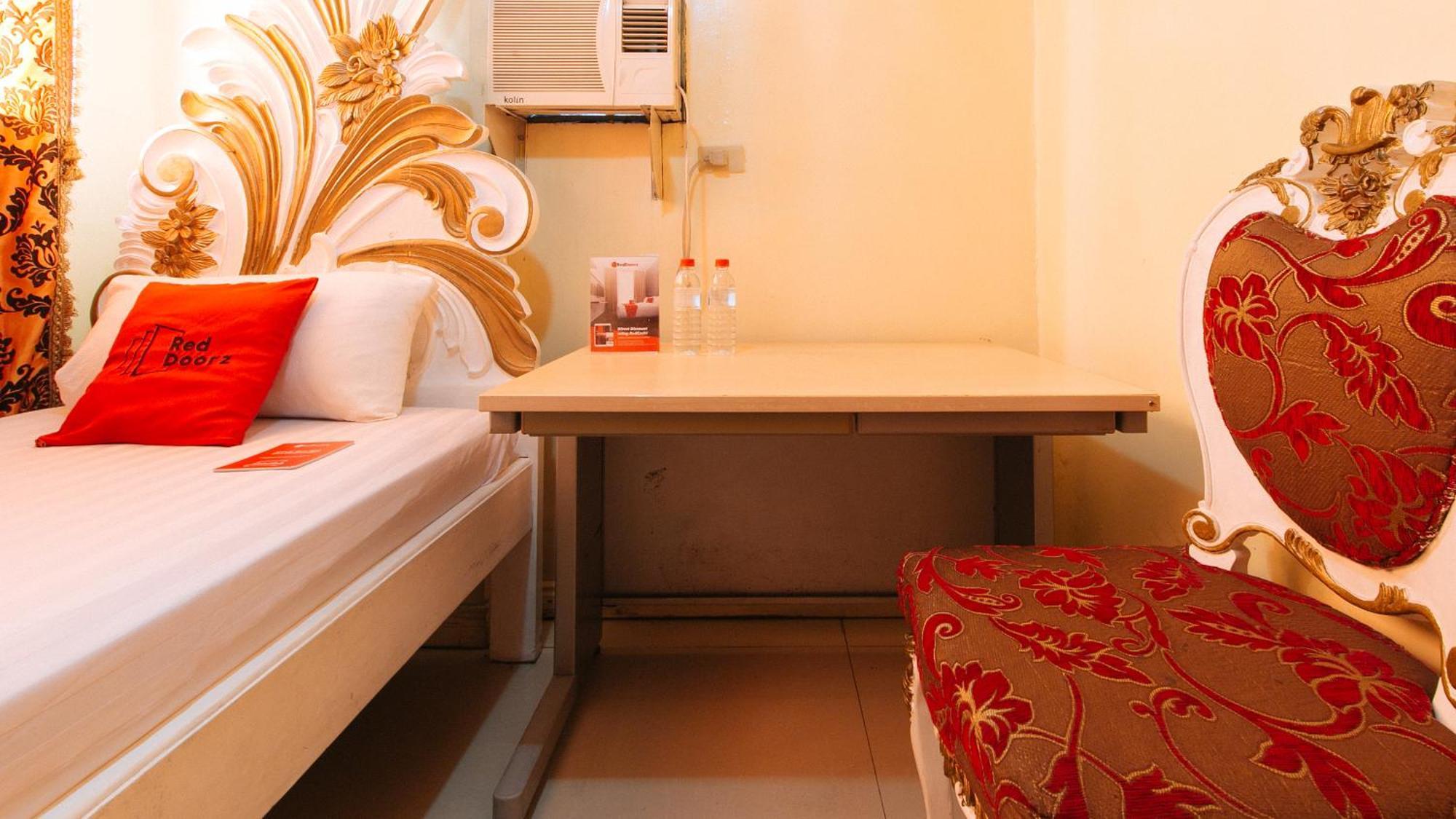 Reddoorz At Manila Venetian Hotel Екстер'єр фото