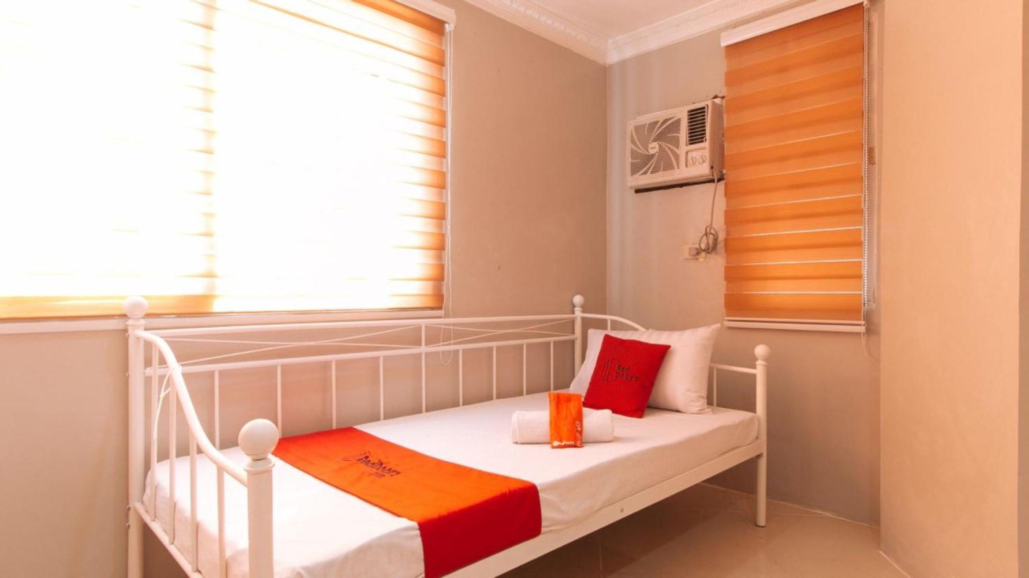 Reddoorz At Manila Venetian Hotel Екстер'єр фото